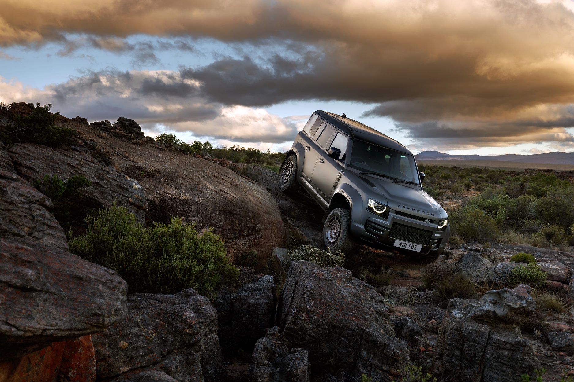 NEW DEFENDER OCTA LAUNCHED IN INDIA